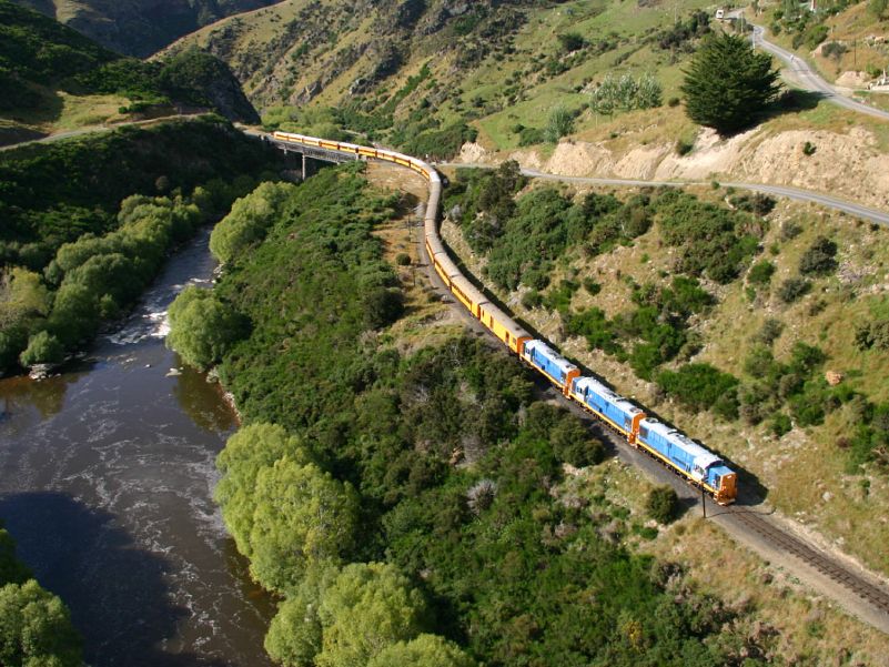 Iconic-Tours-Taieri-Gorge-04.jpg